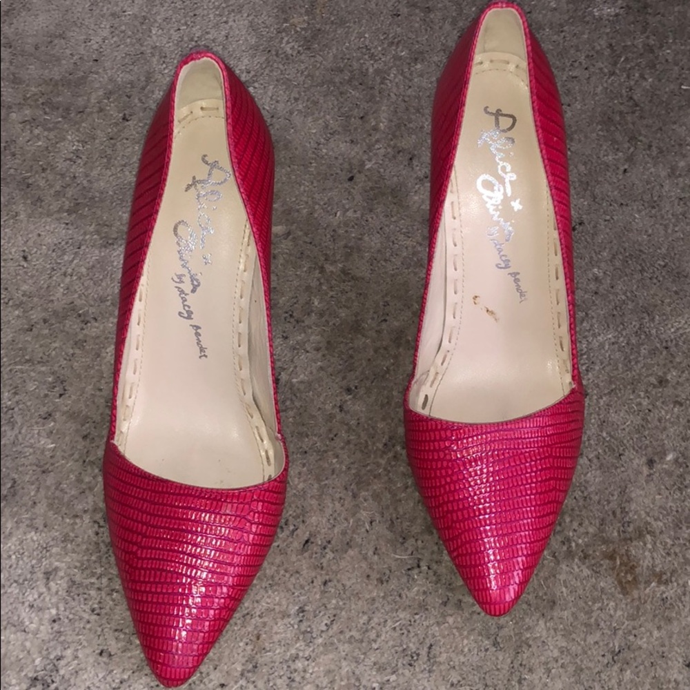 Alice and Olivia Pink shoe